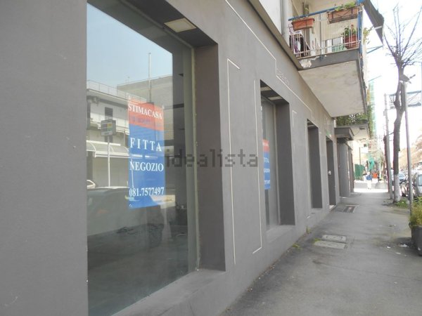 negozio in affitto ad Afragola in zona Saggese
