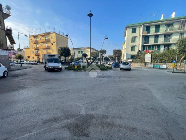 locale commerciale in affitto ad Afragola in zona Centro Città
