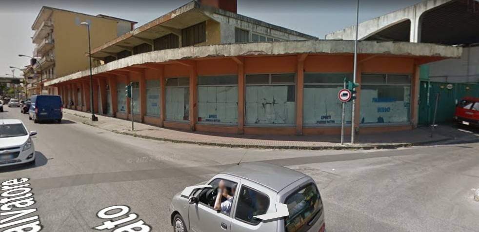 negozio in affitto ad Arzano