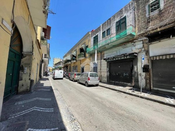 locale commerciale in affitto ad Arzano