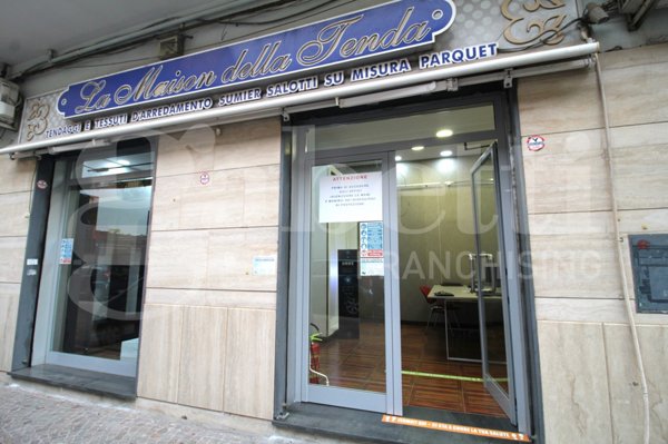 negozio in affitto ad Arzano