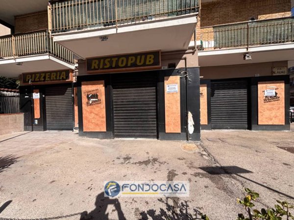 negozio in affitto ad Arzano