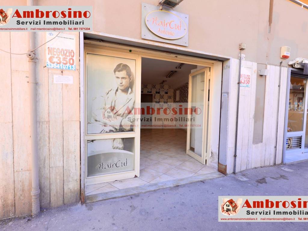 negozio in affitto ad Arzano