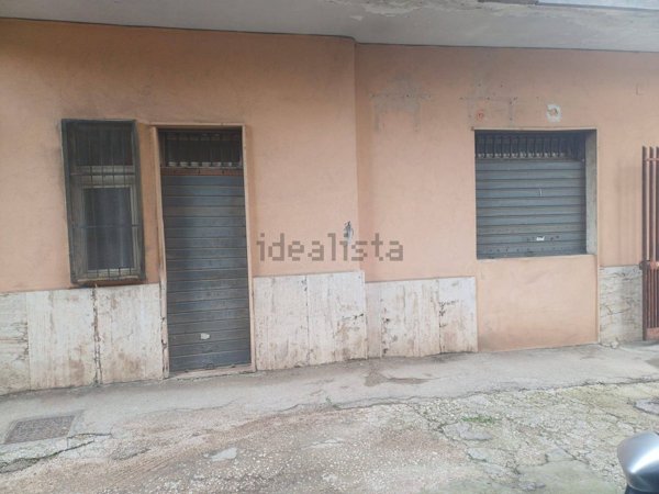 locale commerciale in affitto ad Arzano