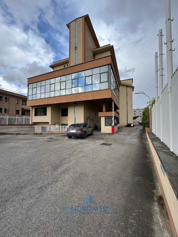 capannone in affitto ad Arzano
