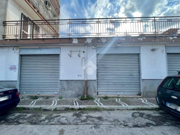 locale commerciale in affitto ad Arzano