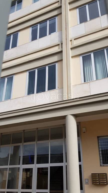 ufficio in affitto ad Arzano
