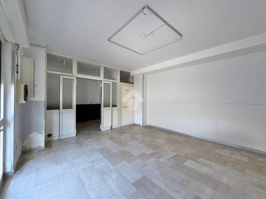 locale commerciale in affitto ad Arzano