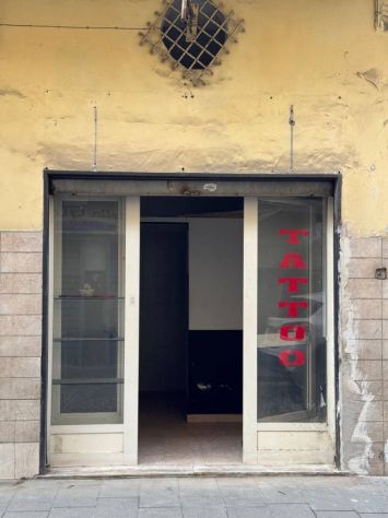 locale commerciale in affitto ad Arzano