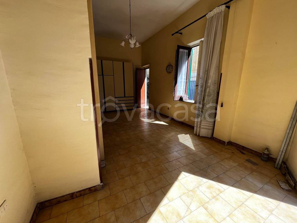 negozio in affitto ad Arzano