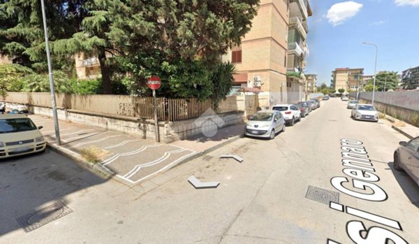 negozio in affitto ad Arzano