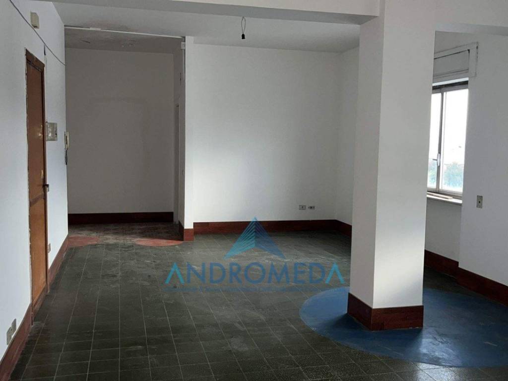 ufficio in affitto ad Arzano