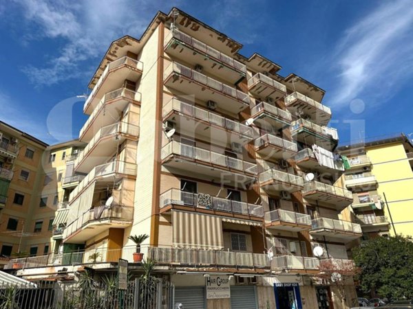 ufficio in affitto ad Arzano