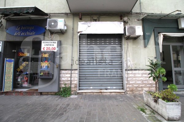 locale commerciale in affitto ad Arzano