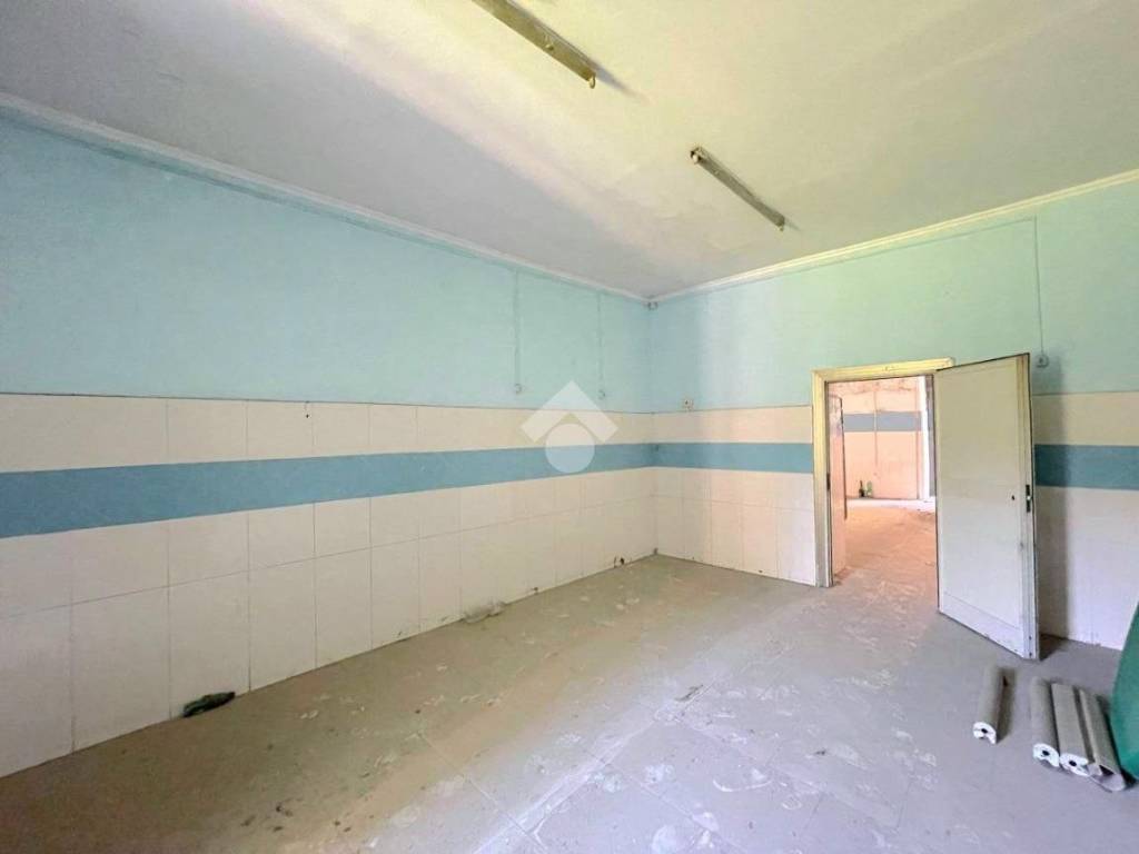 locale commerciale in affitto ad Arzano