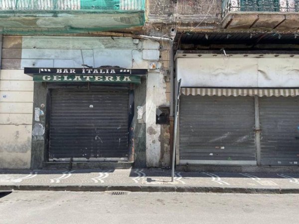 locale commerciale in affitto ad Arzano