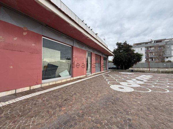 locale commerciale in affitto ad Arzano