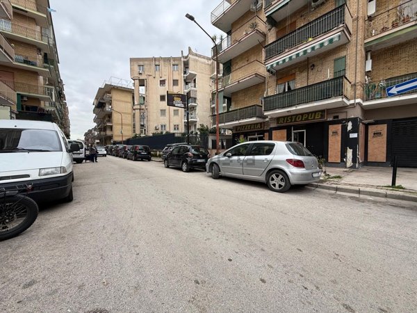 locale commerciale in affitto ad Arzano