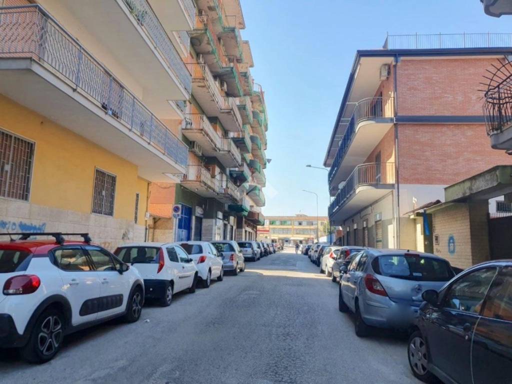 locale commerciale in affitto ad Arzano