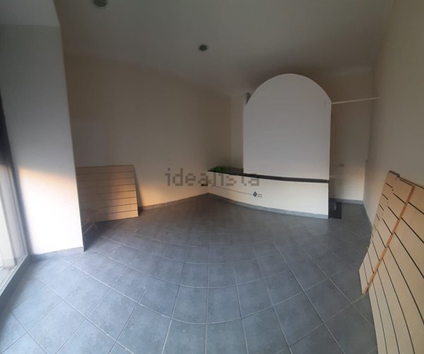 locale commerciale in affitto ad Arzano