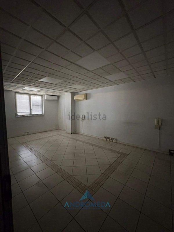 ufficio in affitto ad Arzano