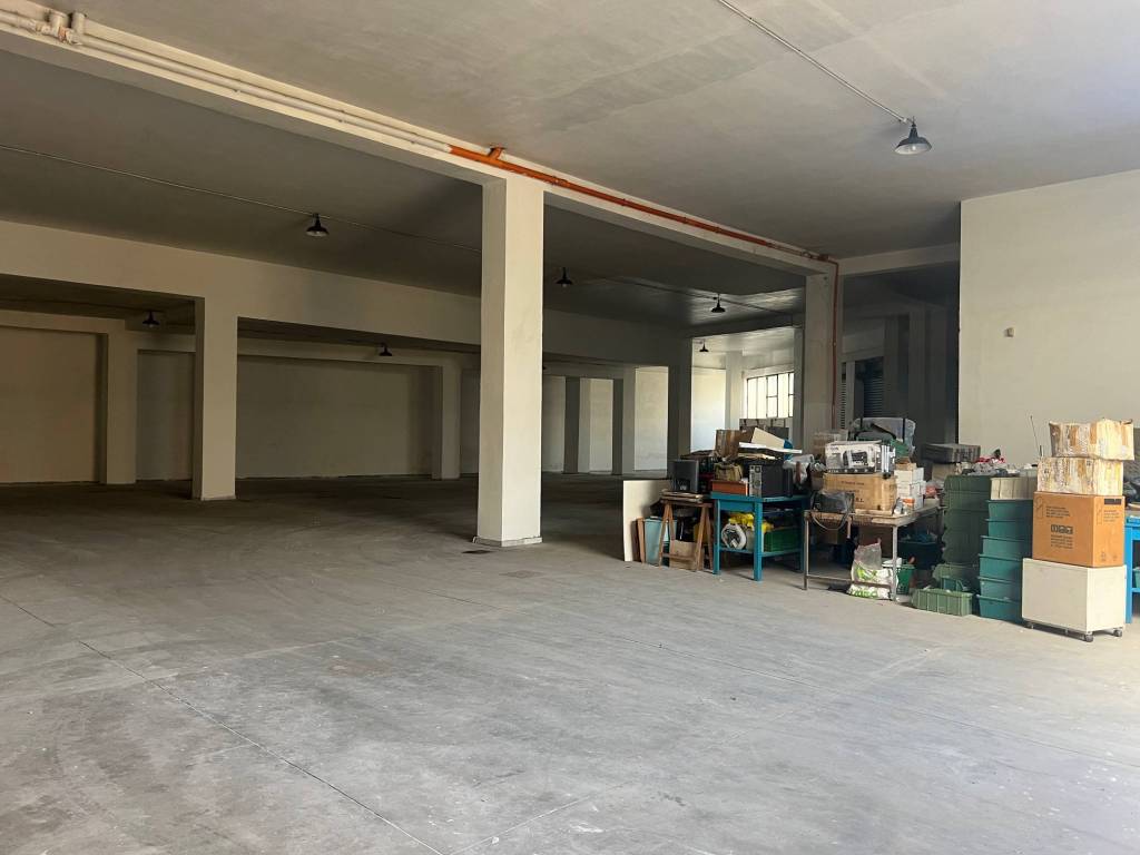 locale commerciale in affitto ad Arzano