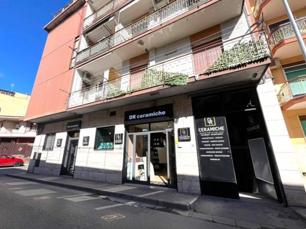 negozio in affitto ad Arzano