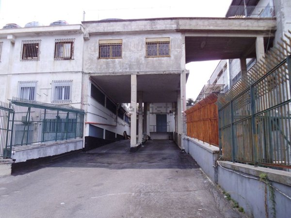 capannone in affitto ad Arzano