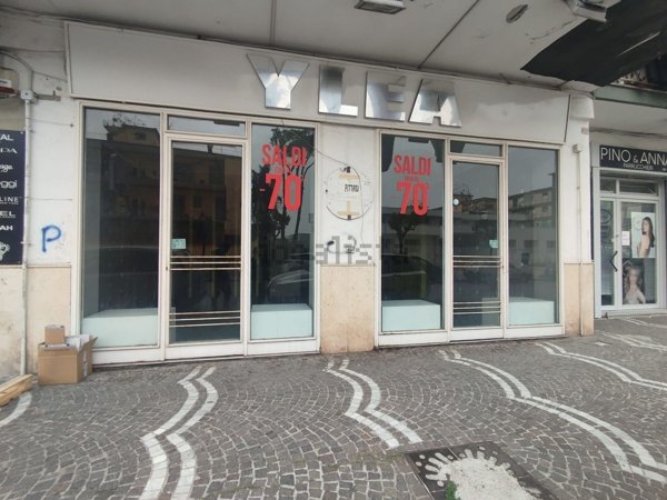 locale commerciale in affitto ad Arzano