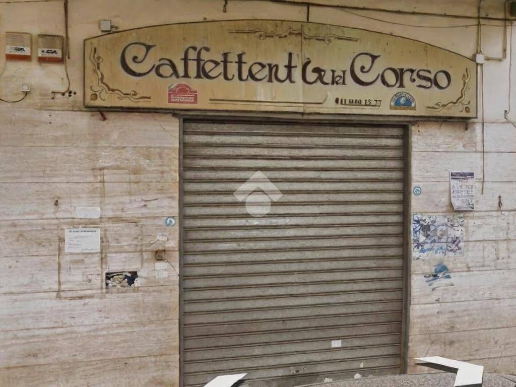 negozio in affitto ad Arzano