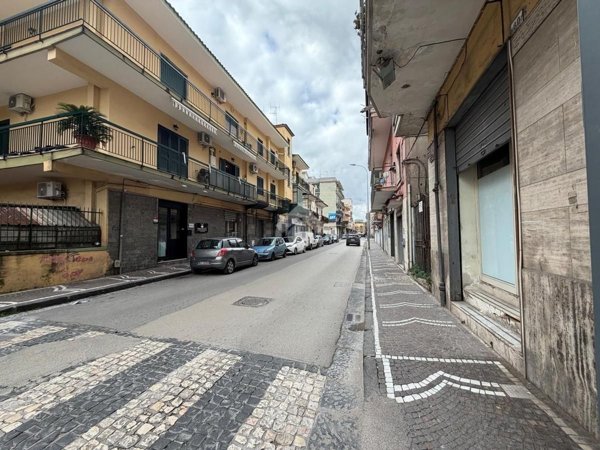 locale commerciale in affitto ad Arzano