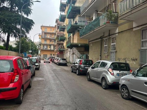 negozio in affitto ad Arzano