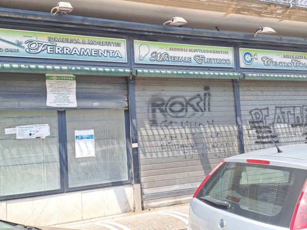 negozio in affitto ad Arzano