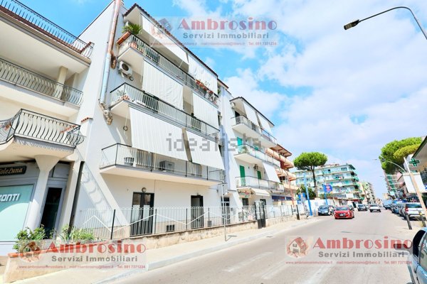 locale commerciale in affitto ad Arzano