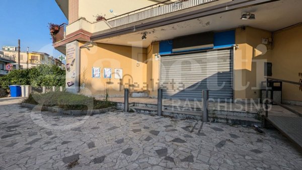 locale commerciale in affitto a Bacoli in zona Fusaro