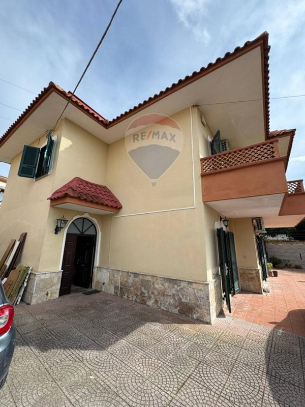 casa indipendente in affitto a Bacoli in zona Fusaro