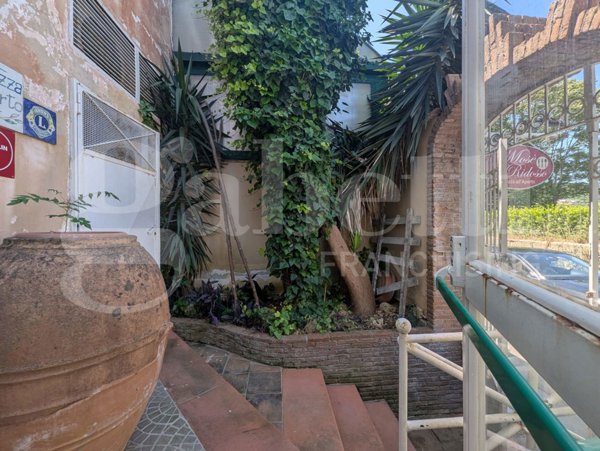 locale commerciale in affitto a Bacoli in zona Fusaro