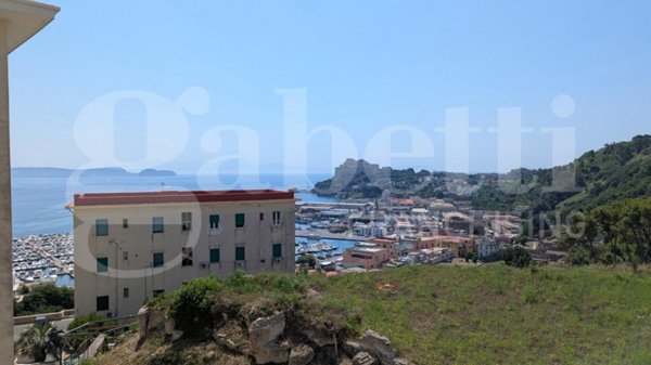 appartamento in affitto a Bacoli in zona Baia