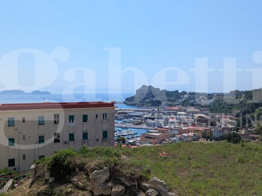 appartamento in affitto a Bacoli in zona Baia