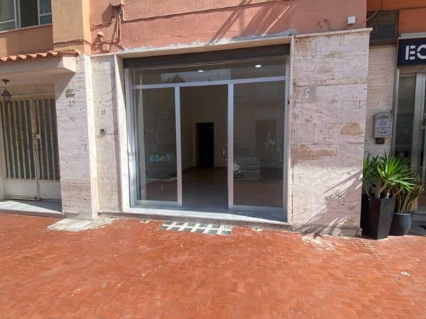 negozio in affitto a Bacoli in zona Fusaro