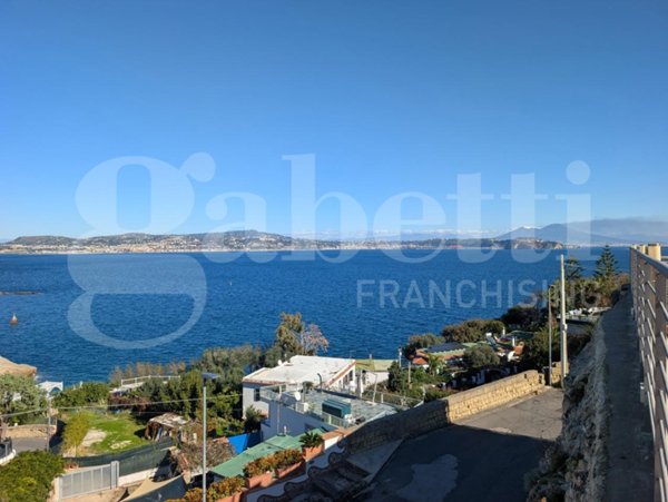 appartamento in affitto a Bacoli in zona Miseno