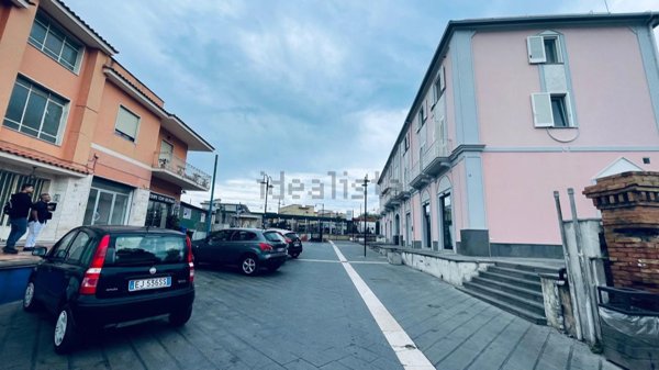 locale commerciale in affitto a Bacoli in zona Fusaro