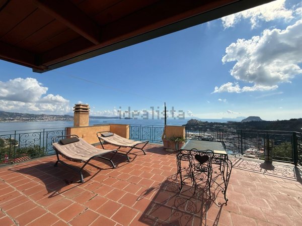 appartamento in affitto a Bacoli in zona Baia