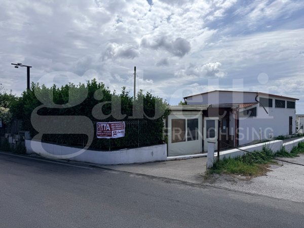 locale commerciale in affitto a Bacoli in zona Fusaro