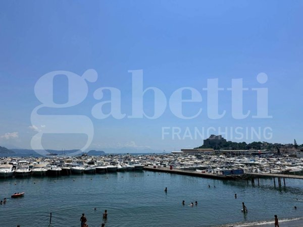 appartamento in affitto a Bacoli in zona Baia