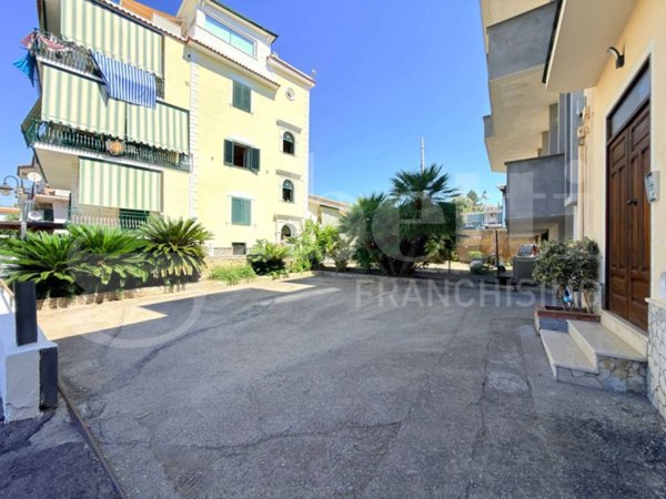 appartamento in affitto a Bacoli in zona Fusaro