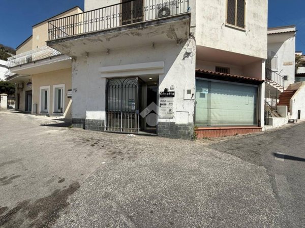 negozio in affitto a Barano d'Ischia
