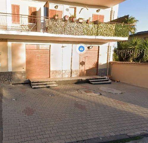 negozio in affitto a Boscoreale in zona Pellegrini
