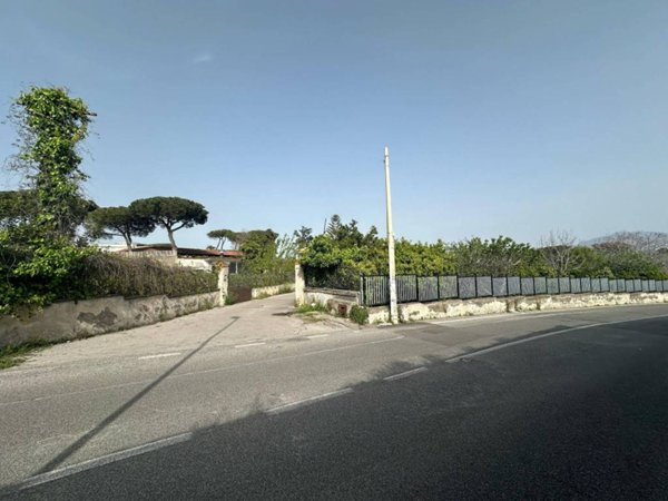locale commerciale in affitto a Boscotrecase