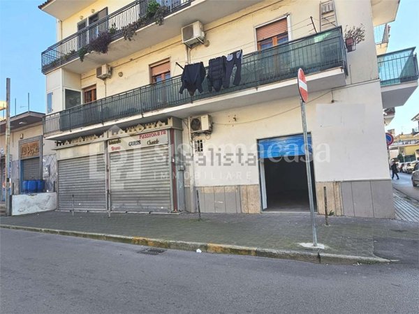 locale commerciale in affitto a Brusciano
